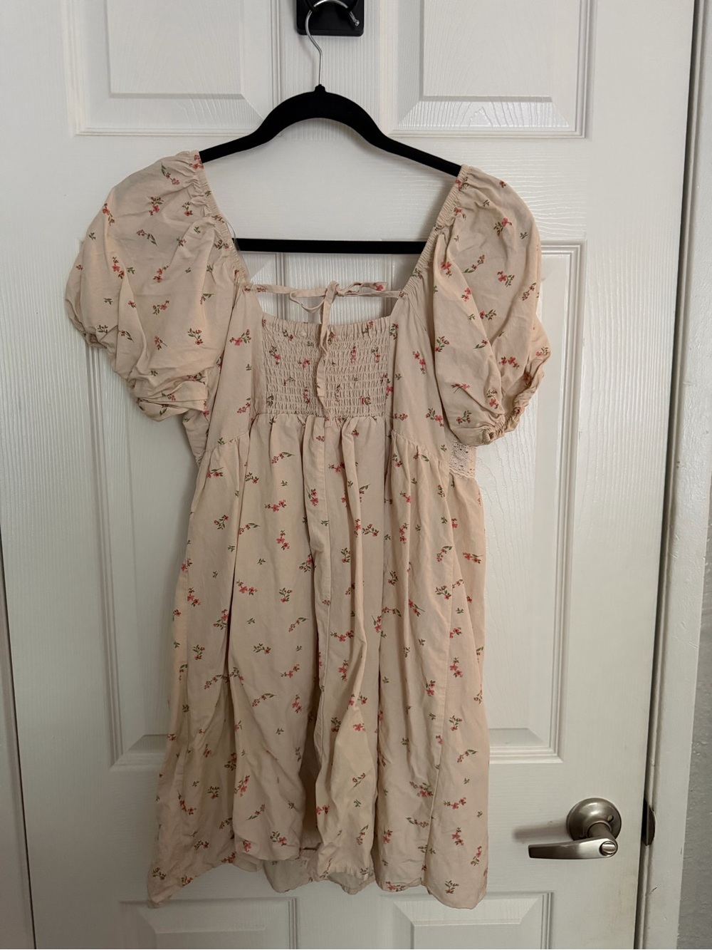 Celebrity Pink Cream Floral Square-Neck Puff Sleeve Dress